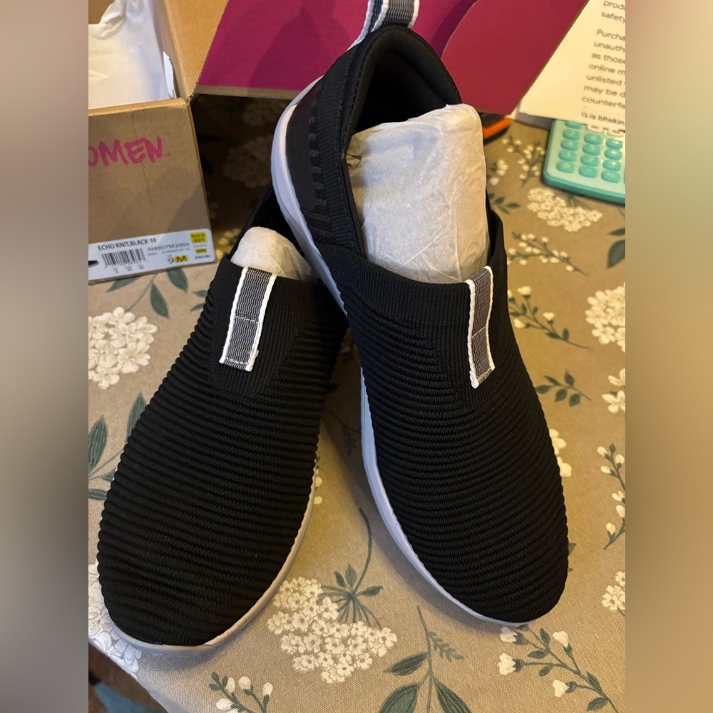 Ryka Echo Knit Black Slip ons Sneakers. Size 9 Medium. NIB